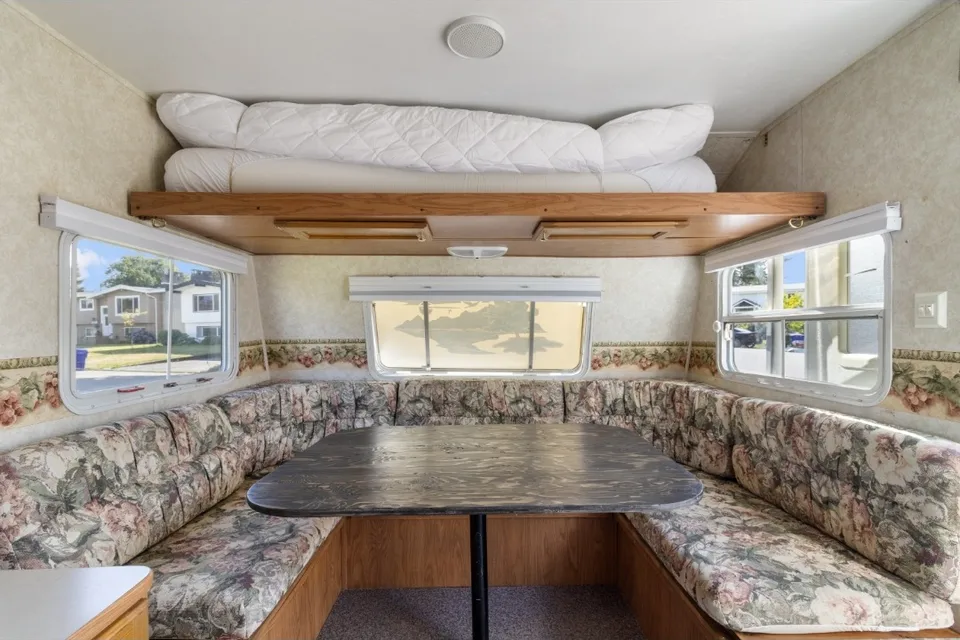 Clean, Easy Pull 22' Travel Trailer