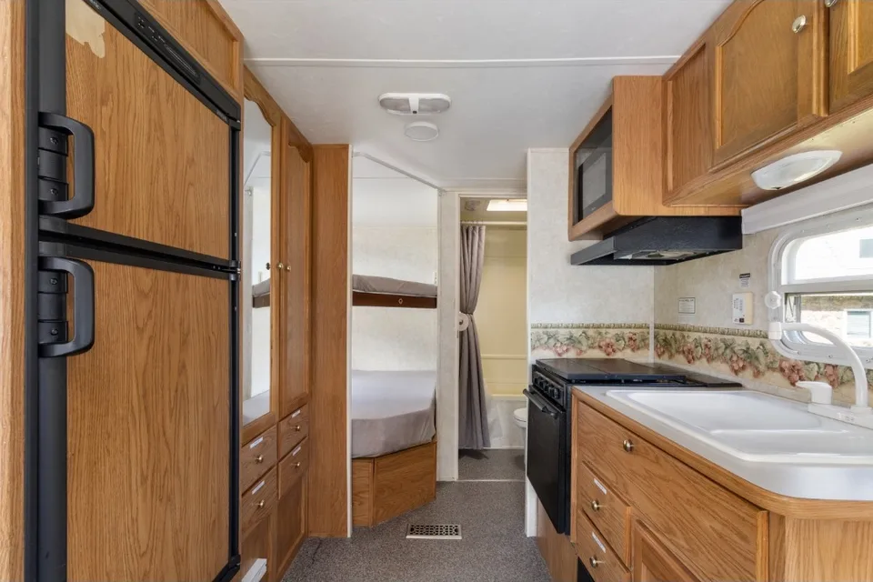 Clean, Easy Pull 22' Travel Trailer