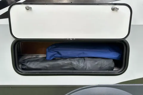 Krewe's Kozy & Spacious, Family Friendly, Double Bunk, Micro Lite 25 ft Camper [Sleeps 6]
