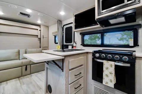 Krewe's Kozy & Spacious, Family Friendly, Double Bunk, Micro Lite 25 ft Camper [Sleeps 6]