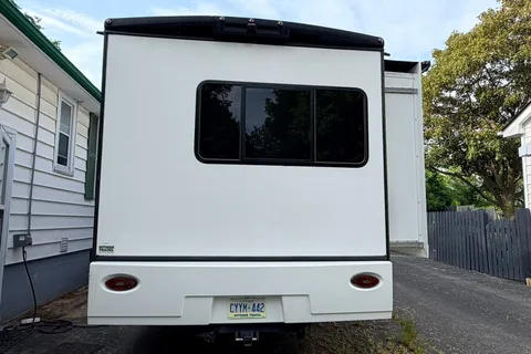 GoTripi's Forest River Forester 3251LE Class C ("Palace on Wheels")