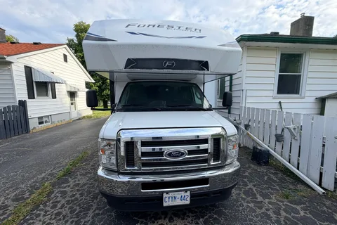 GoTripi's Forest River Forester 3251LE Class C ("Palace on Wheels")