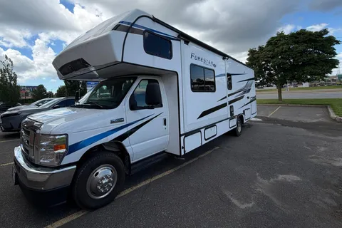 GoTripi's Forest River Forester 3251LE Class C ("Palace on Wheels")