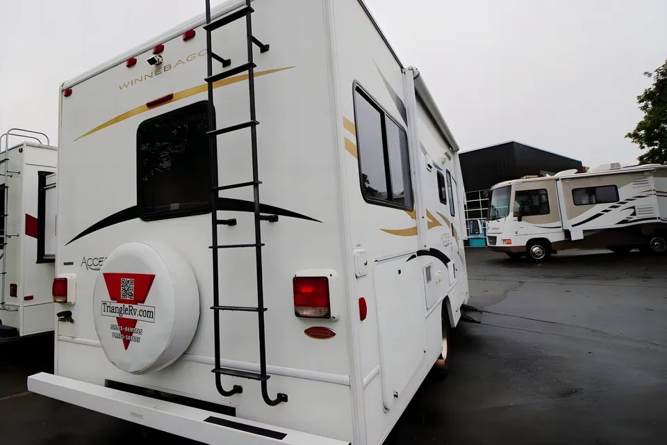 RJ Winnebago Access 24V Class C