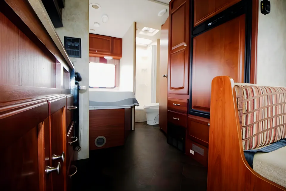 RJ Winnebago Access 24V Class C