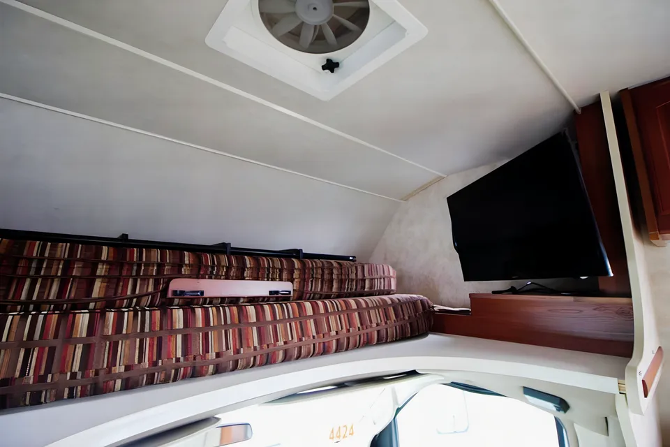 RJ Winnebago Access 24V Class C