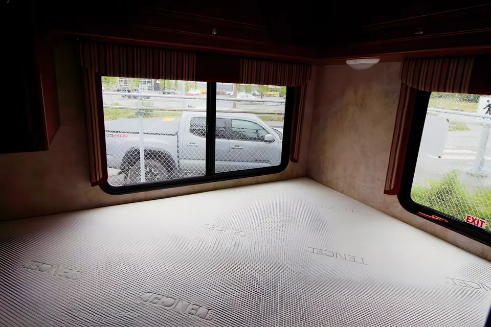 RJ Winnebago Access 24V Class C