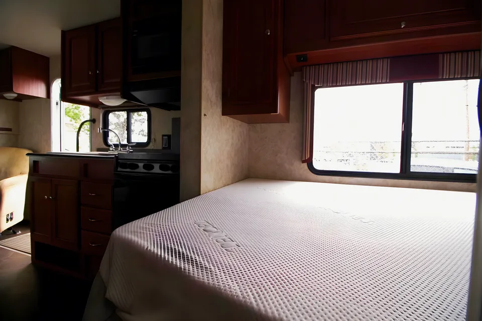 RJ Winnebago Access 24V Class C