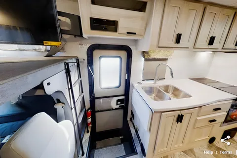 Adam's 2023 Fun in the Sunseeker Class C