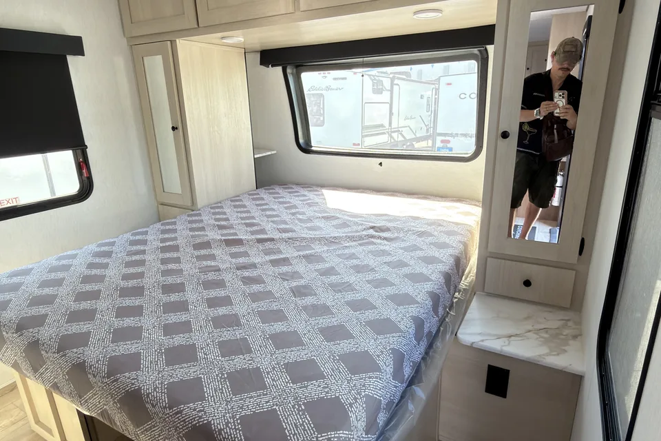 Coachmen Apex ultra lite 246BARV Travel Trailer