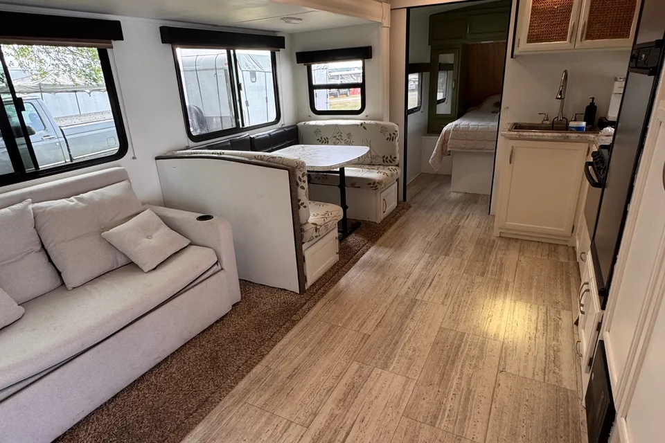 Inochi's Grand Design Imagine - Cozy Camper