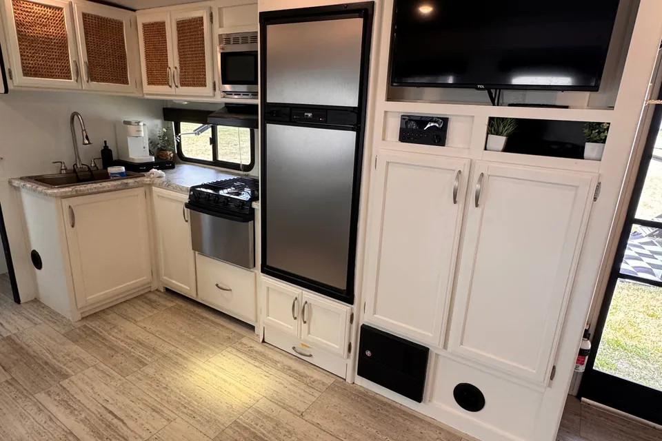 Inochi's Grand Design Imagine - Cozy Camper