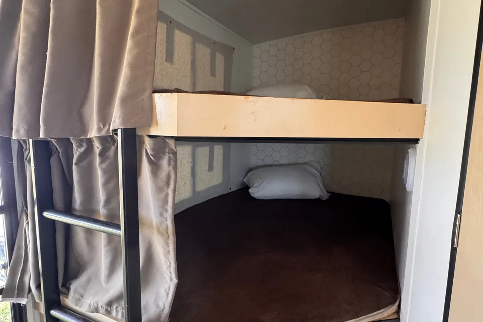 Inochi's Grand Design Imagine - Cozy Camper