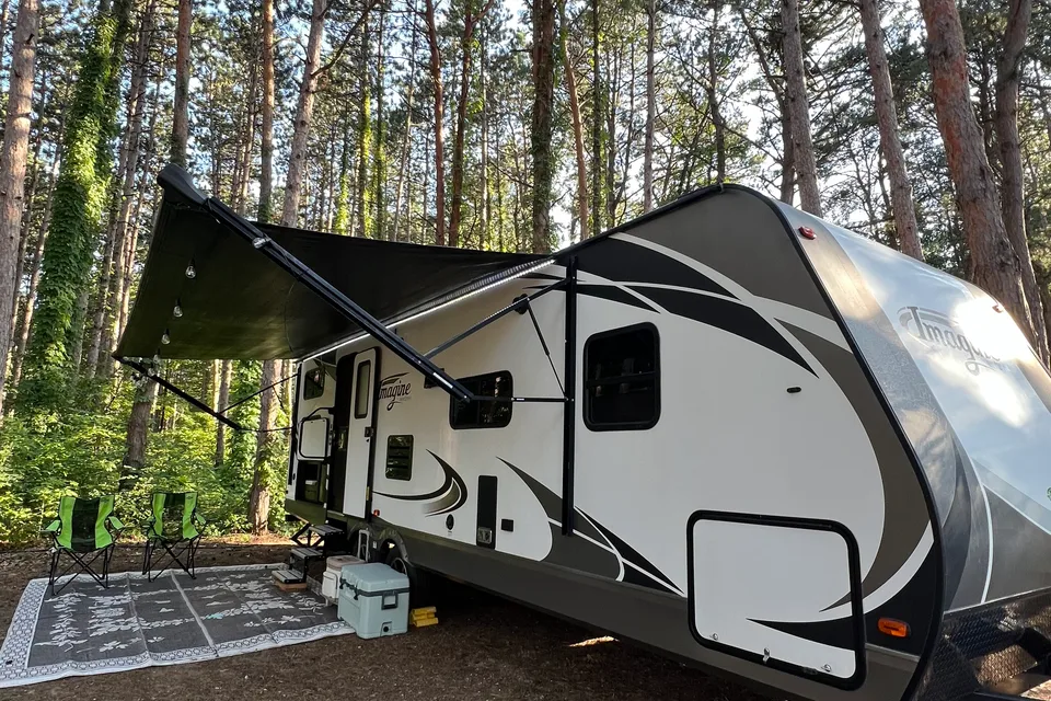 Inochi's Grand Design Imagine - Cozy Camper