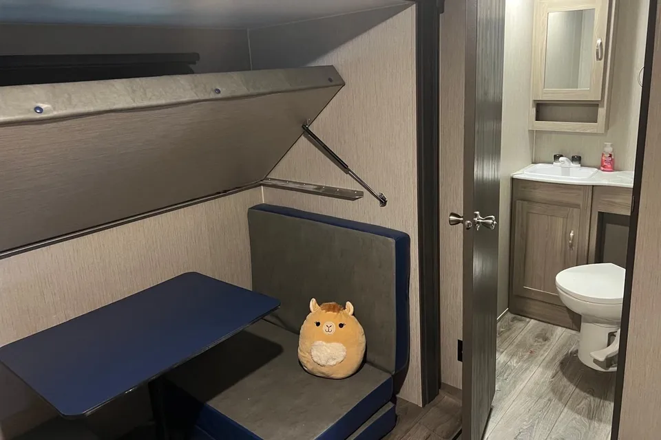 Kelly's  Freedom Express w/ bunk house with closing door and private washroomTravel Trailer