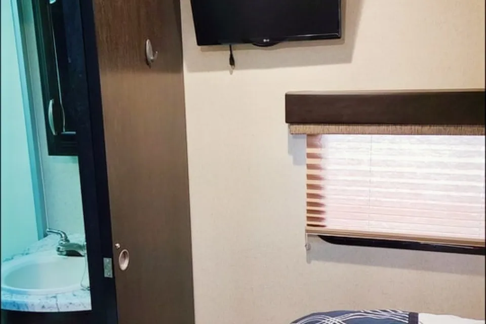 ***Everything Included***2950RL Travel Trailer