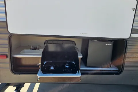 Spacious 2019 Avenger ATI