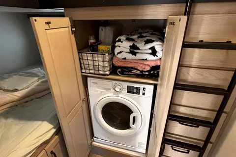 Rockwood Signature 374BH Fifth Wheel sleeps 10