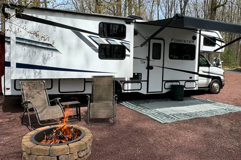 2025 32 foot RV - Making Memories