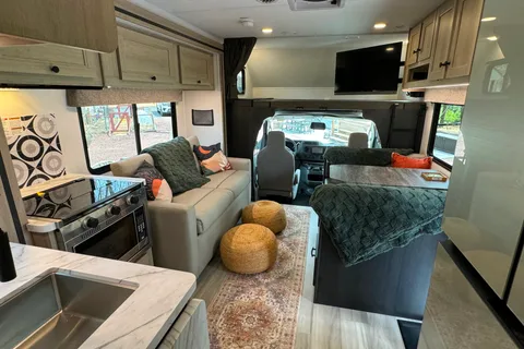 2025 32 foot RV - Making Memories