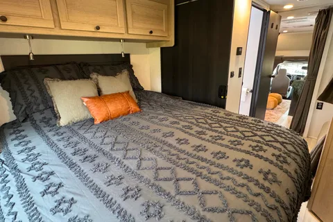 2025 32 foot RV - Making Memories