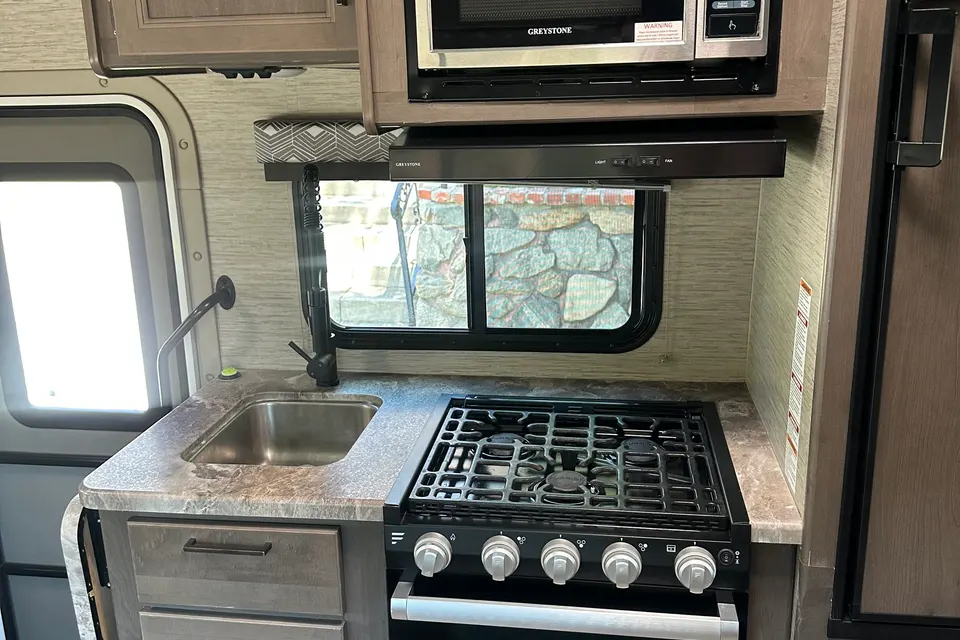 2024 Thor Fourwinds - Easy-to-Drive Family RV
