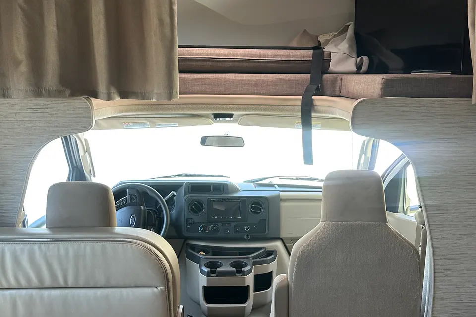 2024 Thor Fourwinds - Easy-to-Drive Family RV