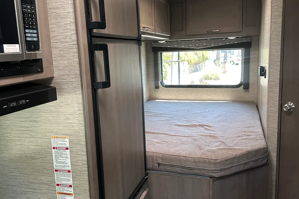 2024 Thor Fourwinds - Easy-to-Drive Family RV