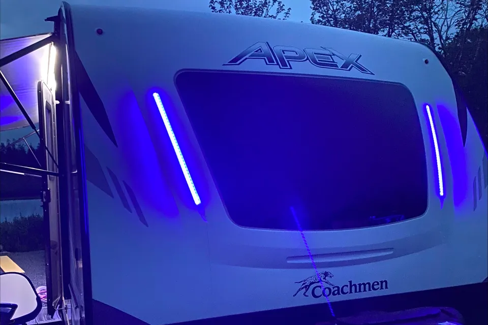 Jennifer's Coachmen Apex Travel Trailer