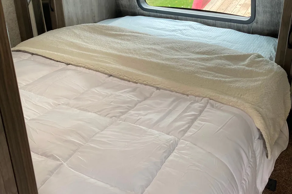 Jennifer's Coachmen Apex Travel Trailer