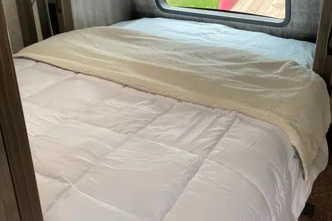 Jennifer's Coachmen Apex Travel Trailer