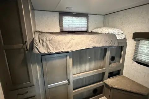 Jennifer's Coachmen Apex Travel Trailer