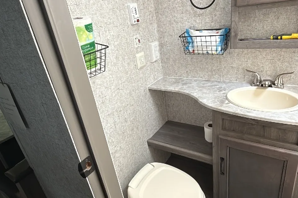Jennifer's Coachmen Apex Travel Trailer