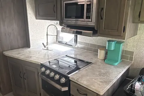 Jennifer's Coachmen Apex Travel Trailer