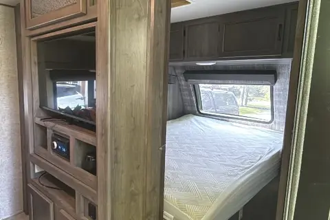 Jennifer's Coachmen Apex Travel Trailer