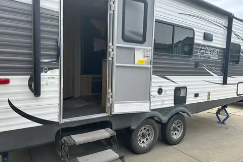 Puma Palomino Couples Trailer