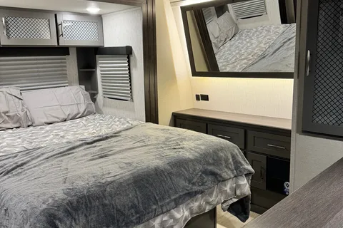 Summit2Coast Grand Design 25G Toy Hauler