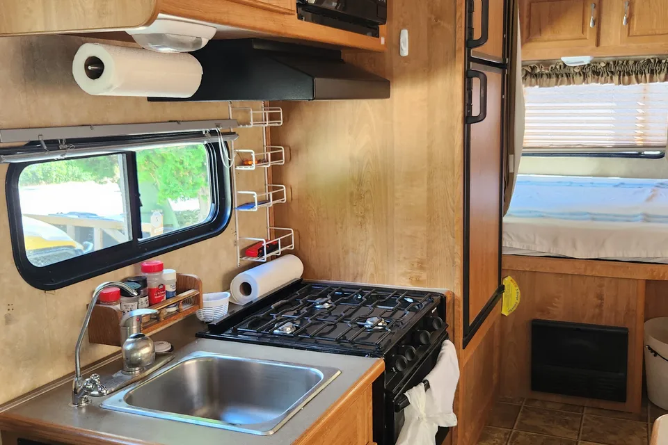 Coachmen Georgieboy Class C Mini
