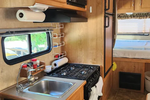 Coachmen Georgieboy Class C Mini