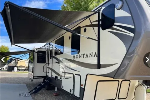 Darrell's 2018 Keystone Montana 