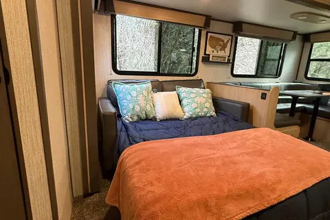 Home on the Road-Raidence 26BH Travel Trailer
