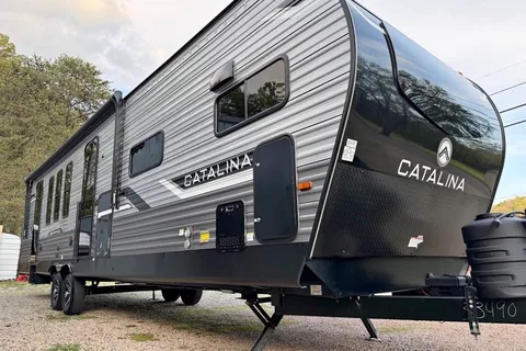 2025 Coachman Catalina Legacy Edition 333FKTS