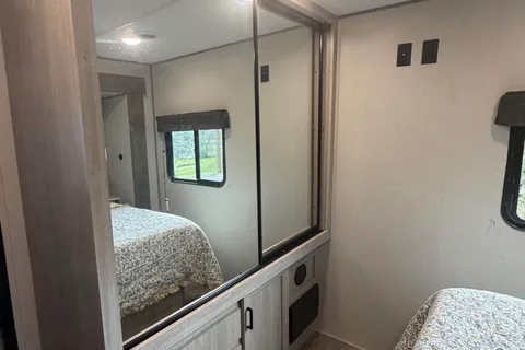 2025 Coachman Catalina Legacy Edition 333FKTS