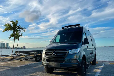 La Sunset Mercedes Sprinter 2022