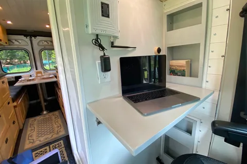 Luxury|Completely Off Grid|Full Kitchen/Bath|Awning|Bike Mount|2022 Build