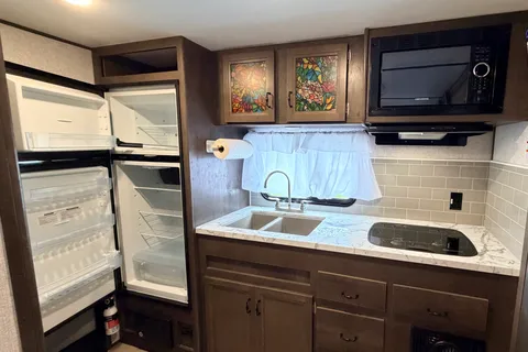 Faith’s Coleman Dutchman 1605FB Travel Trailer
