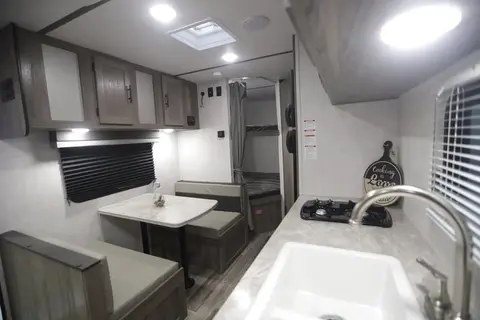 Easy to tow 2022 Grand River 22MB Travel Trailer