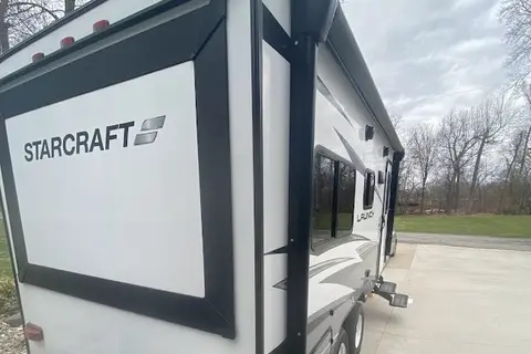 Starcraft Launch Outfitter 7 19BHS Travel Trailer
