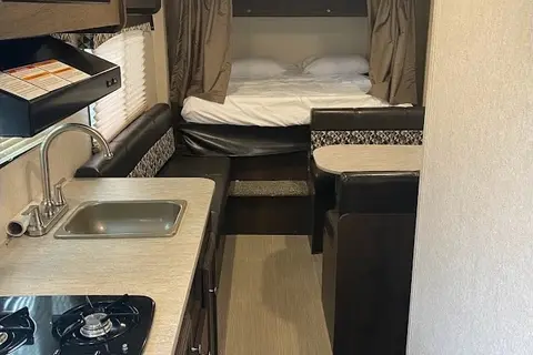 Starcraft Launch Outfitter 7 19BHS Travel Trailer