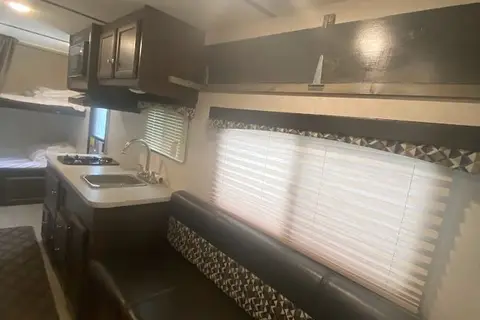 Starcraft Launch Outfitter 7 19BHS Travel Trailer